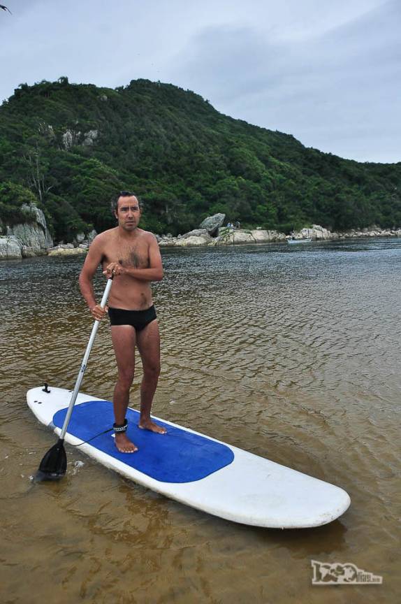 Standup paddle na Guarda do Embaú, litoral sul de Santa Catarina